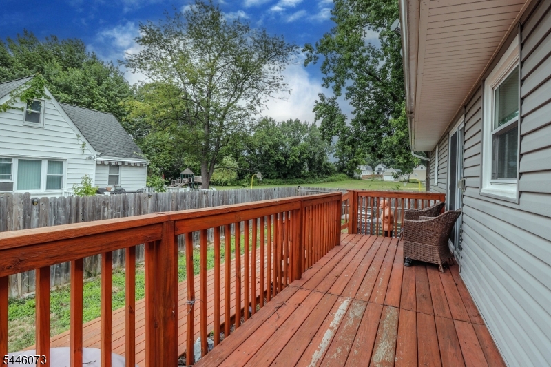 31 Woodview Ave Property Photo 23