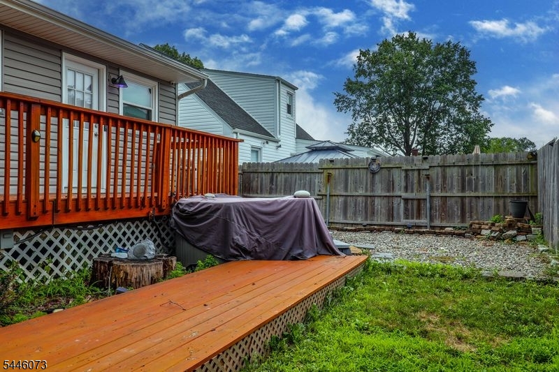 31 Woodview Ave Property Photo 24