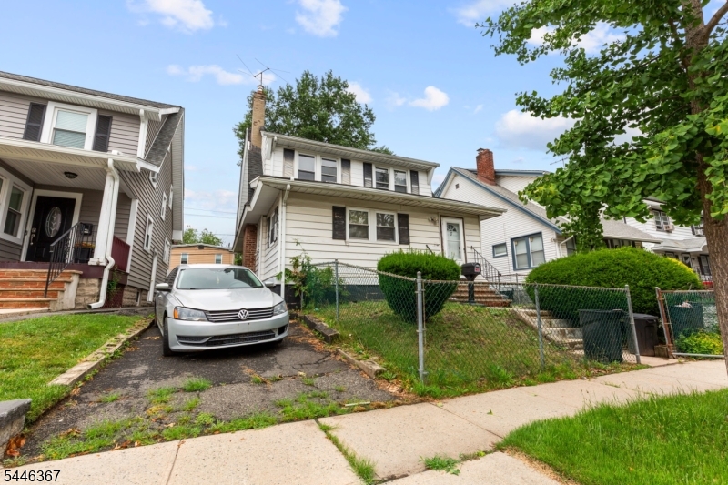 37 Newfield St Property Photo 2