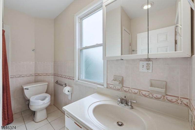 155 Berkshire Pl Property Photo 8