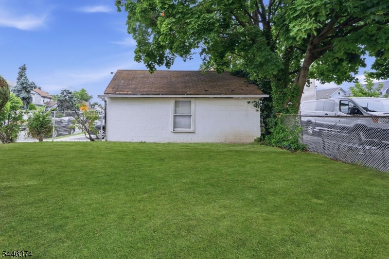 155 Berkshire Pl Property Photo 10