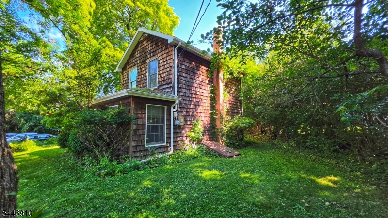 57 Grove St Property Photo 2