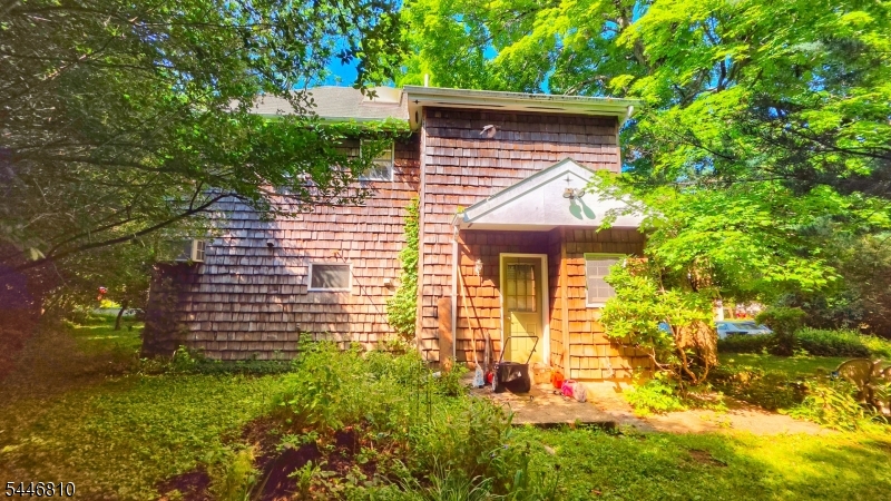 57 Grove St Property Photo 3
