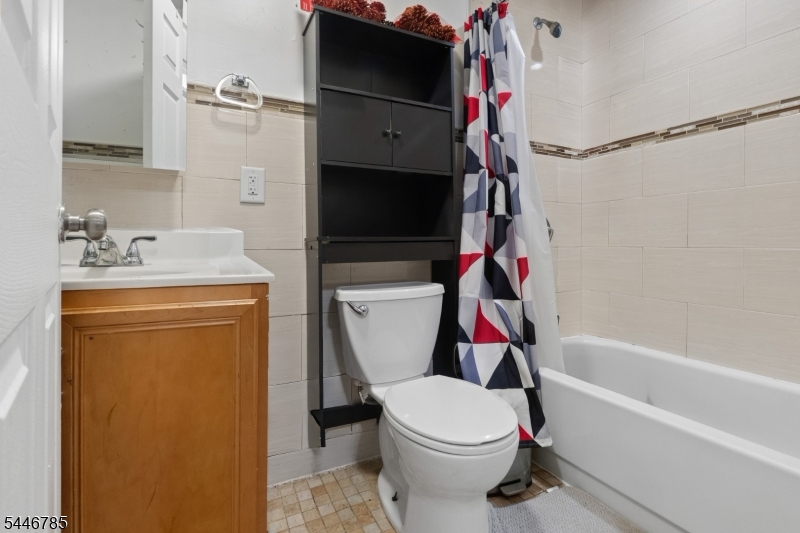 171 Temple St Property Photo 12