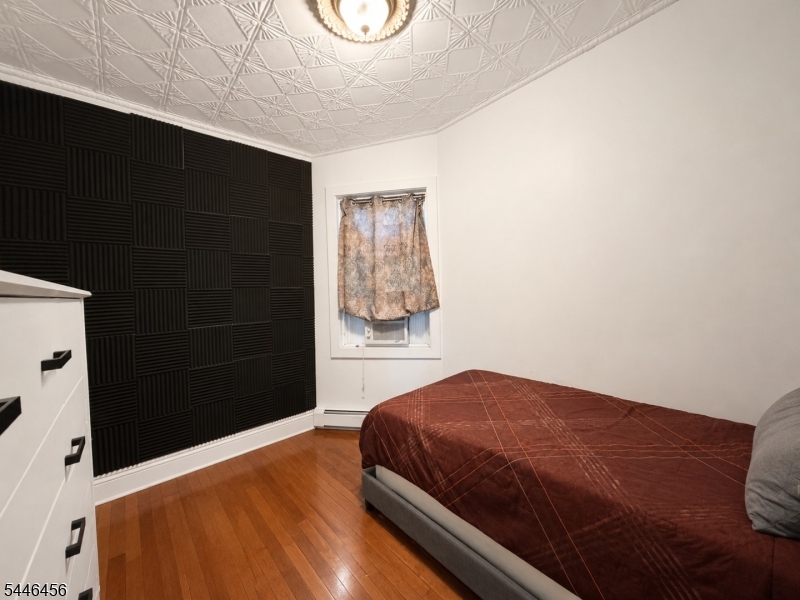 528 Harrison Ave B Property Photo 7