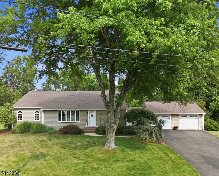 15 Deerhead Dr Property Photo 1