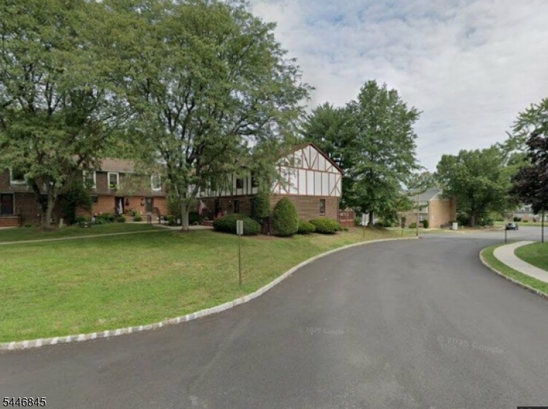 118 Devonshire Ct Property Photo 1