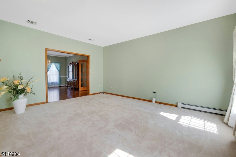 5 Noble Ct Property Photo 7