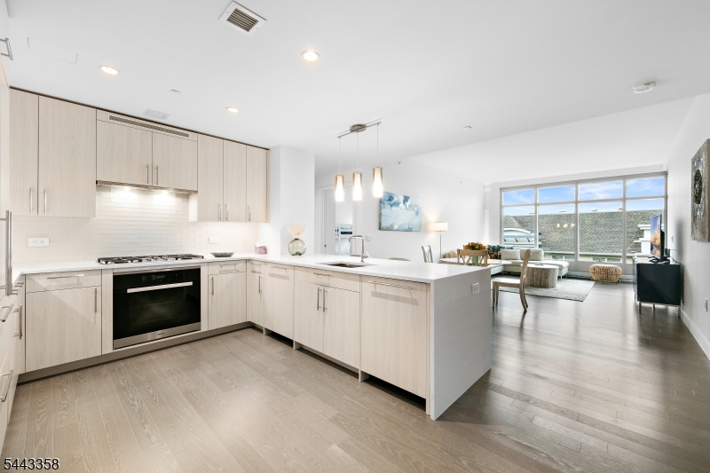 30 Melrose Ter 408 408 Property Photo 1