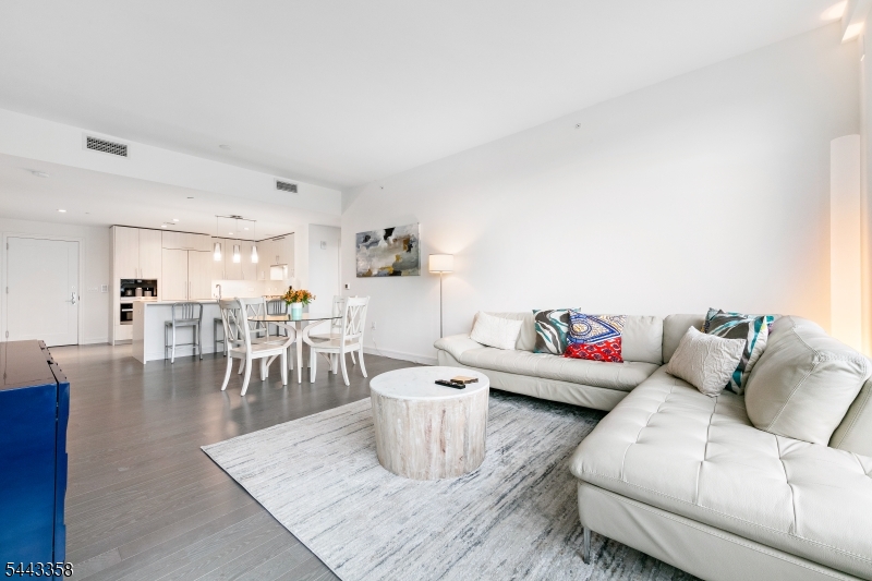30 Melrose Ter 408 408 Property Photo 4