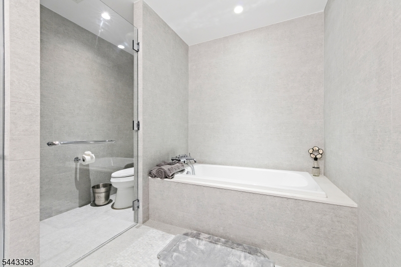 30 Melrose Ter 408 408 Property Photo 18