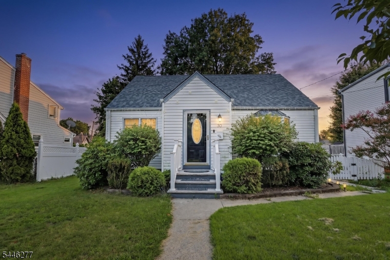 30 Schuyler Ave Property Photo 1