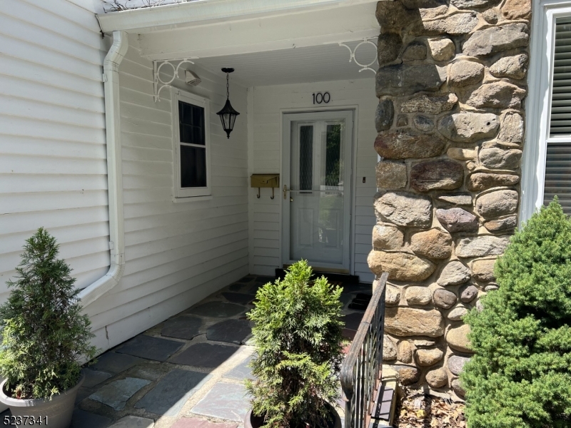 100 Wootton Road Property Photo 2
