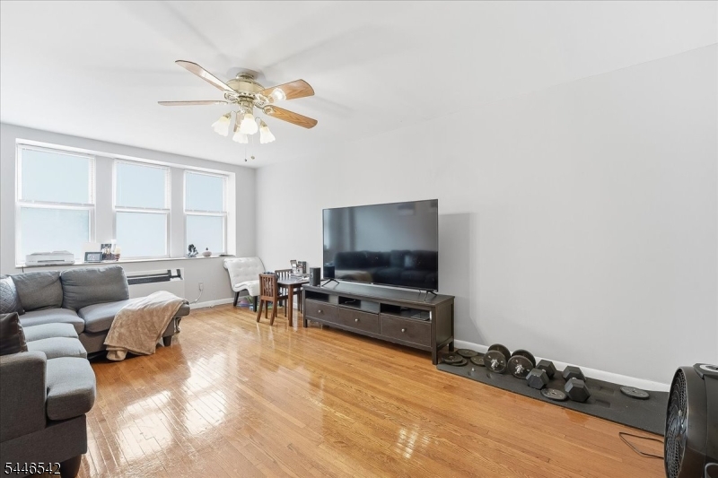 19 Lyons Ave 207 Property Photo 2