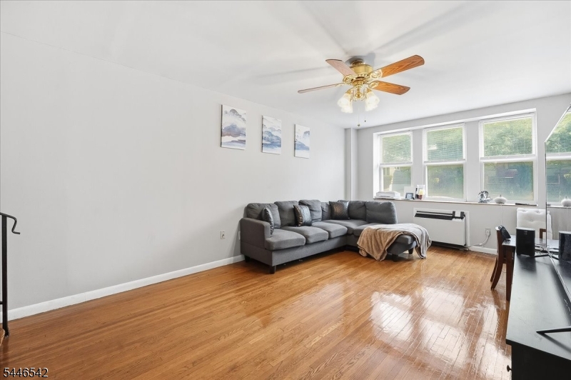 19 Lyons Ave 207 Property Photo 4