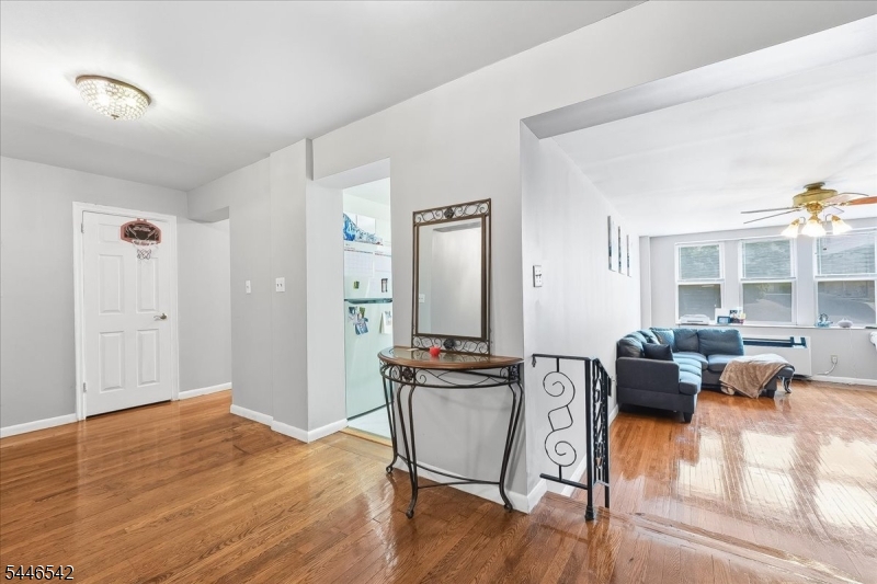 19 Lyons Ave 207 Property Photo 5