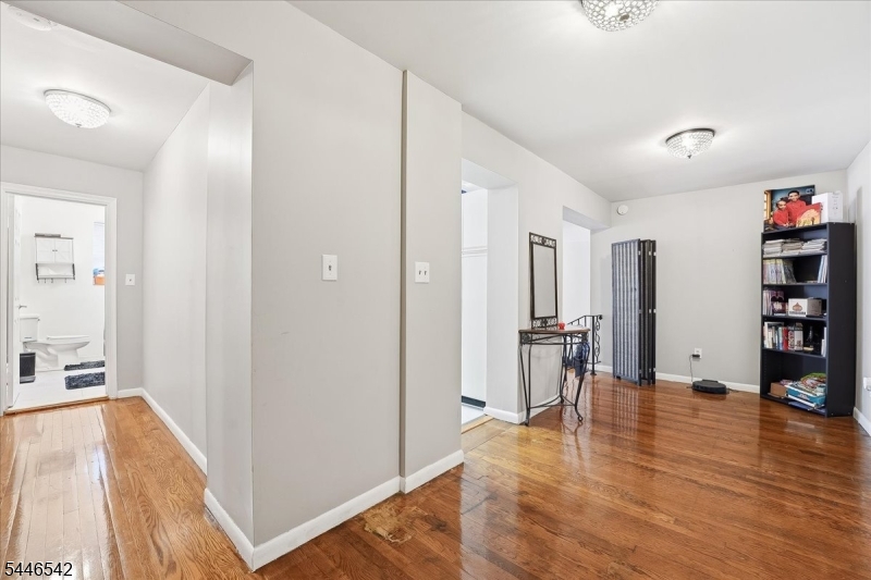 19 Lyons Ave 207 Property Photo 7