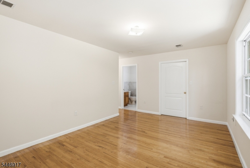 17 Chester Ave Property Photo 17