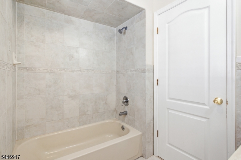17 Chester Ave Property Photo 20