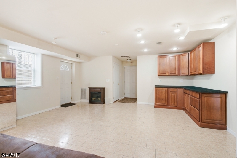17 Chester Ave Property Photo 23