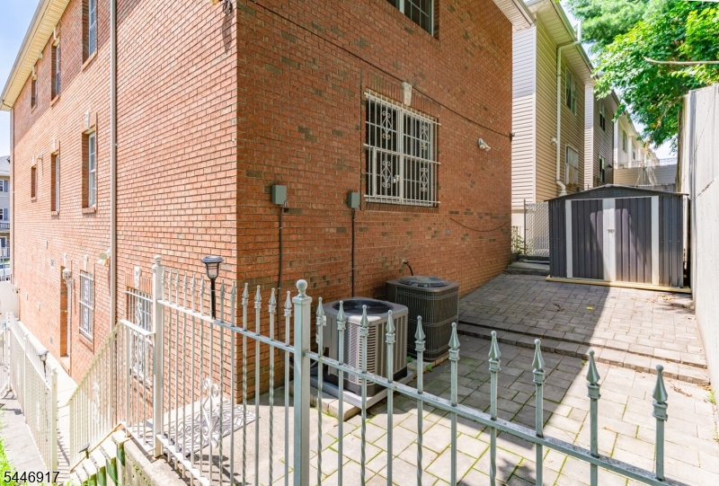 17 Chester Ave Property Photo 28