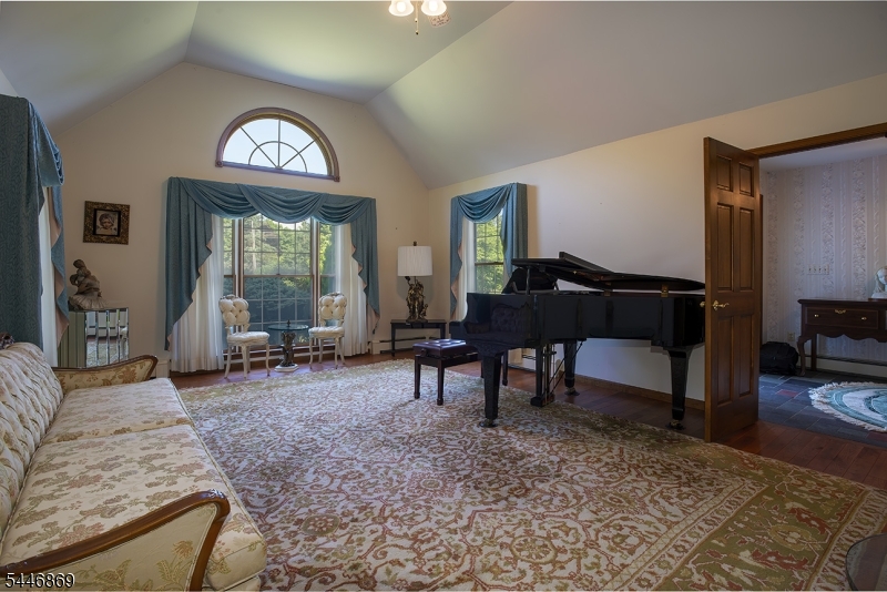 131 Holland Rd Property Photo 4