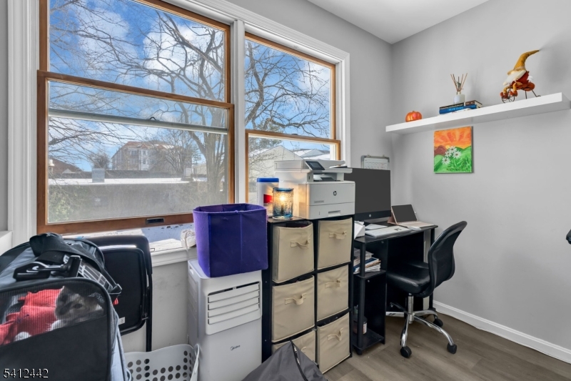208 E Price St Property Photo 17
