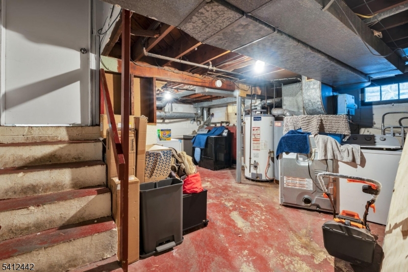 208 E Price St Property Photo 29