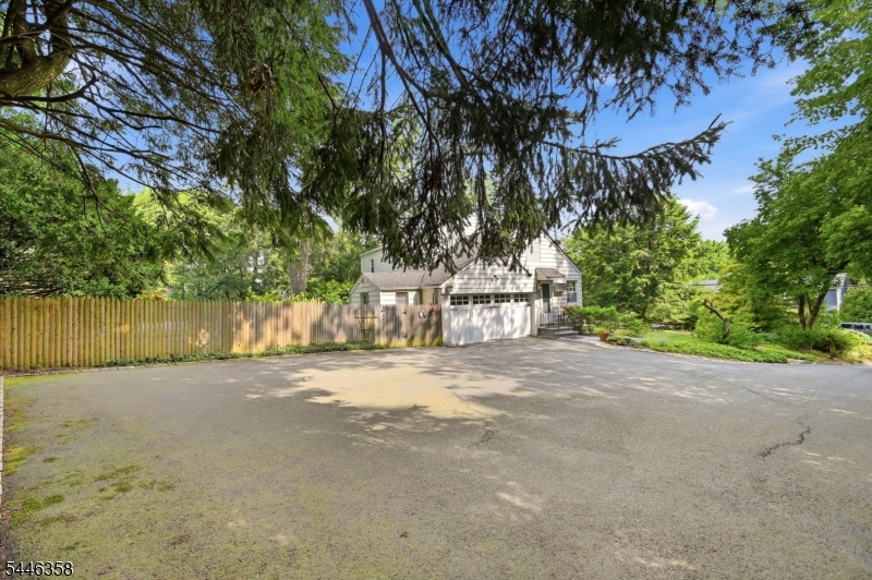 419 Sicomac Ave Property Photo 14
