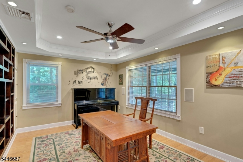 72 Mountain Ave Property Photo 8