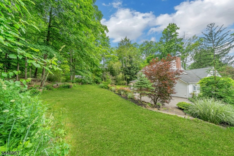 72 Mountain Ave Property Photo 49