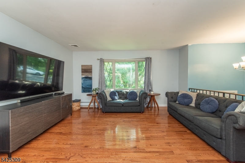 110 Unger Ave Property Photo 3