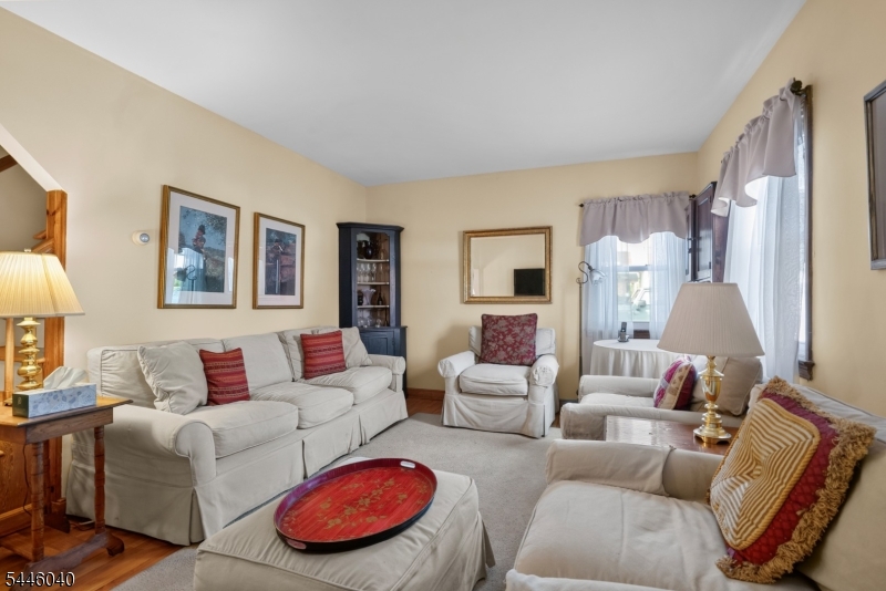 38 Hackensack St Property Photo 6