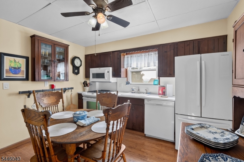 38 Hackensack St Property Photo 16