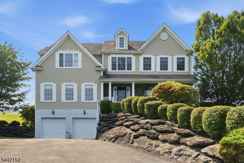 10 Spyglass Hl Property Photo 3
