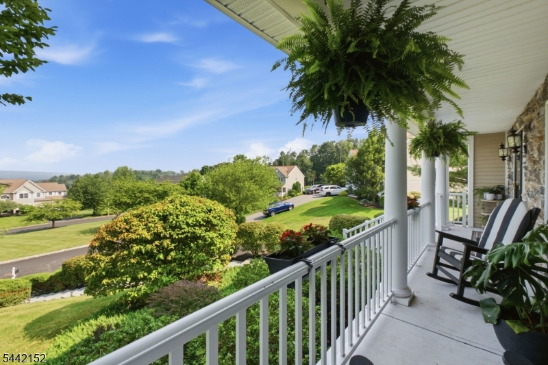 10 Spyglass Hl Property Photo 8