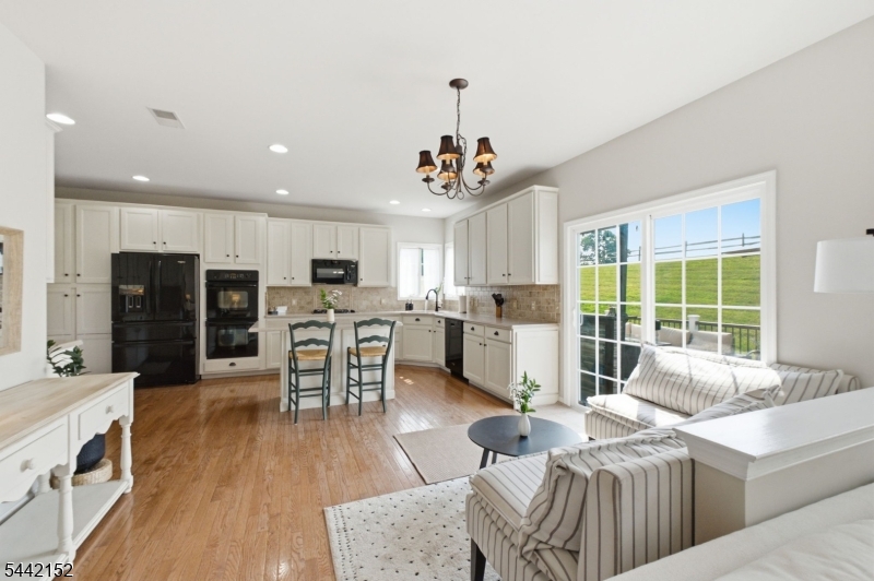 10 Spyglass Hl Property Photo 20
