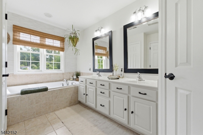 10 Spyglass Hl Property Photo 40