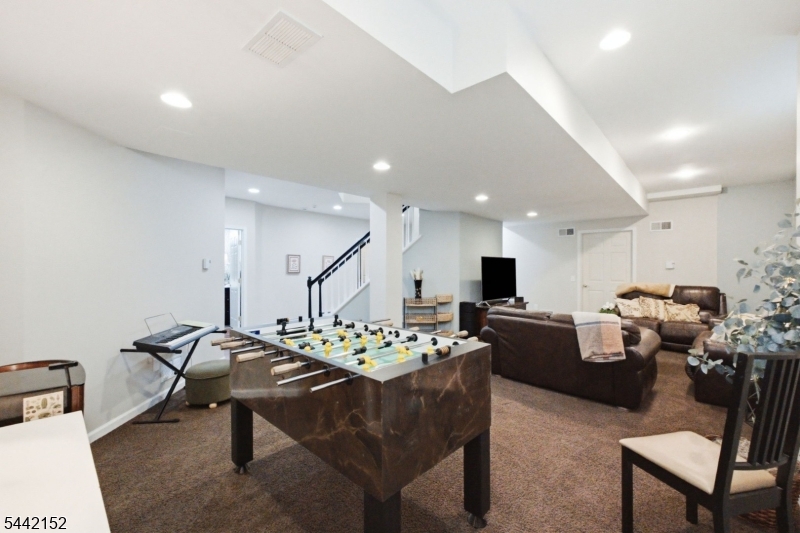 10 Spyglass Hl Property Photo 43