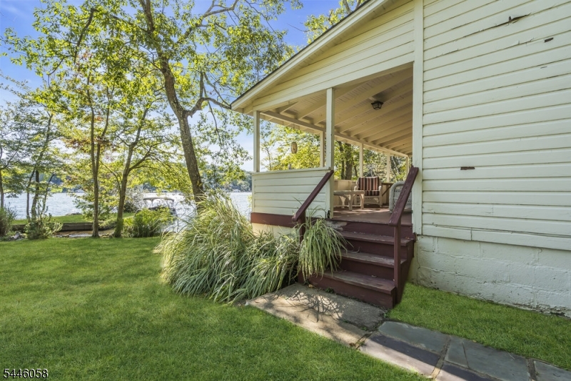 22 Ithanell Rd Property Photo 8