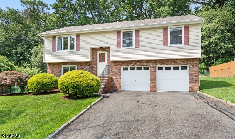 8 Reidar Dr Property Photo 1