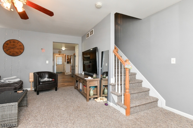 455 2nd Ave Property Photo 6