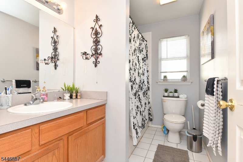 455 2nd Ave Property Photo 14