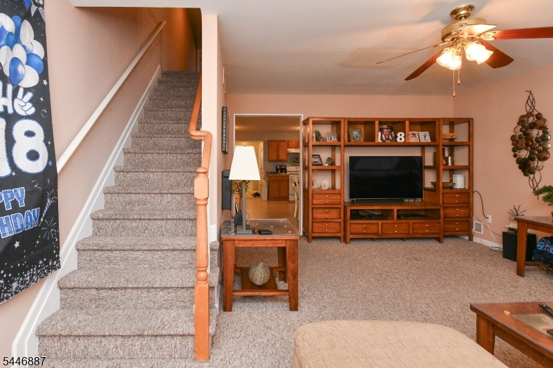 455 2nd Ave Property Photo 27