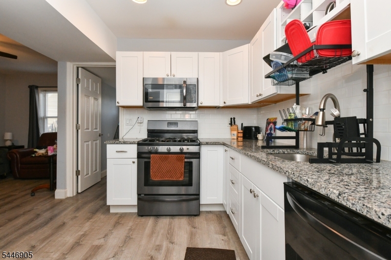 459 2nd Ave Property Photo 3
