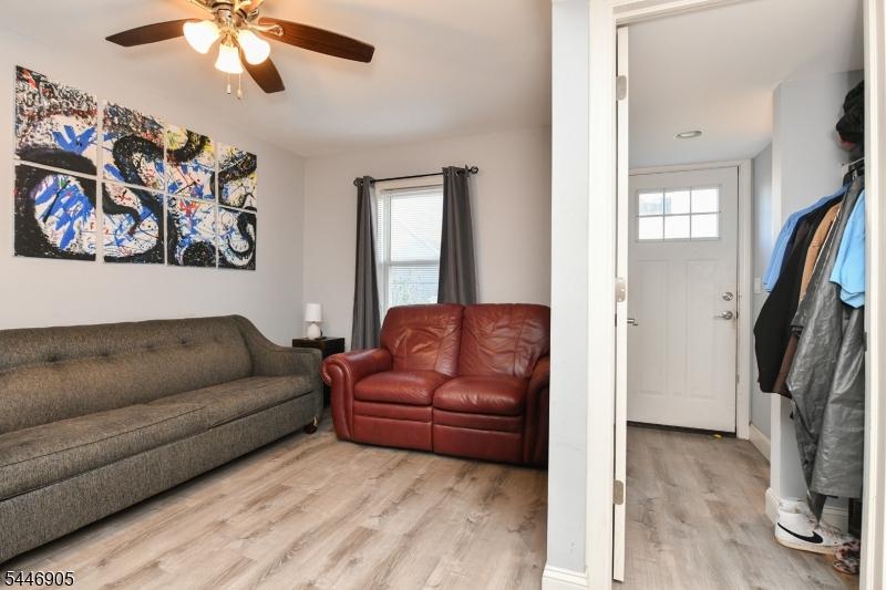 459 2nd Ave Property Photo 6