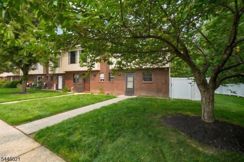 25 Driscoll Ct 1 Property Photo 3