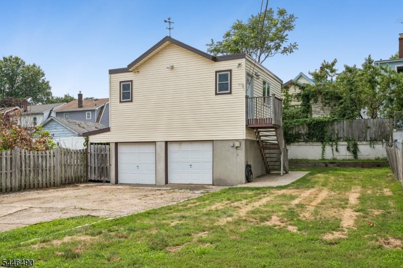 35 Longview St Property Photo 29
