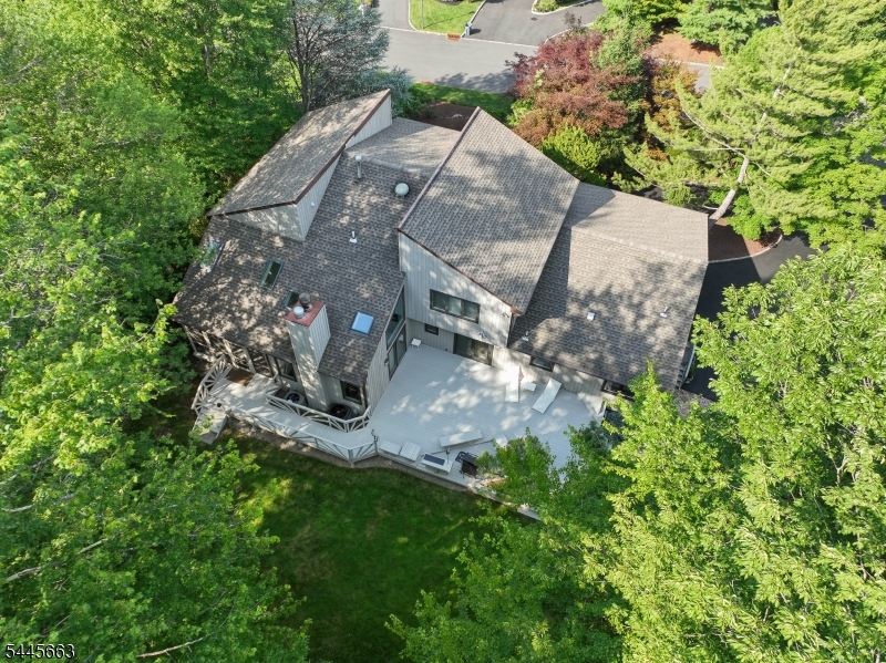 11 Maywood Ct Property Photo 1