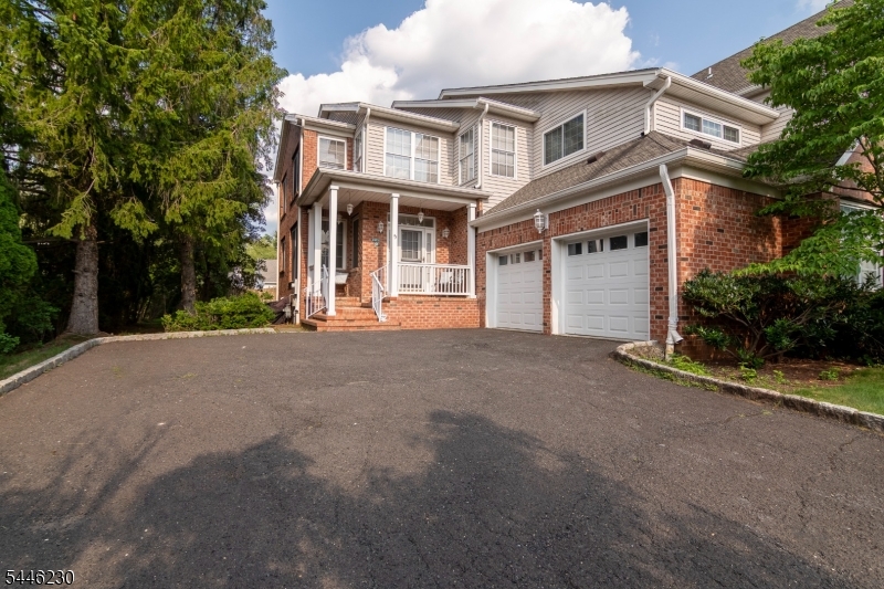 5 Newell St Property Photo 1